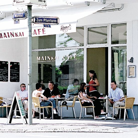 Main Kai Café