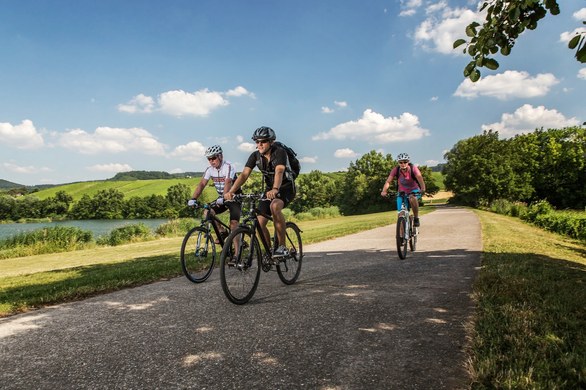 Mit dem Rad on Tour: Fahrradtouren und mehr durch Stuttgart - Teaser RaDfahren Bawu.jpg