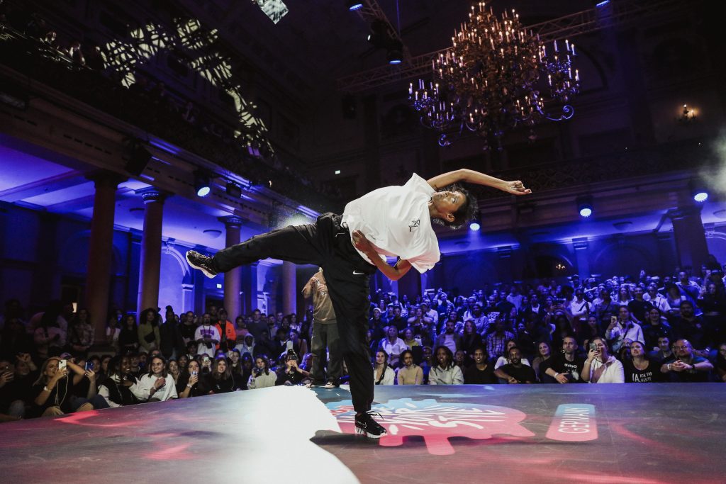 Red Bull Dance Your Style Streentdance Contest in Frankfurt mit Tänzerin Luwam