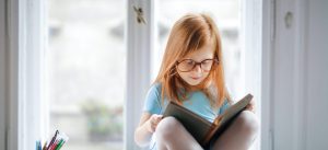 Mädchen liest
