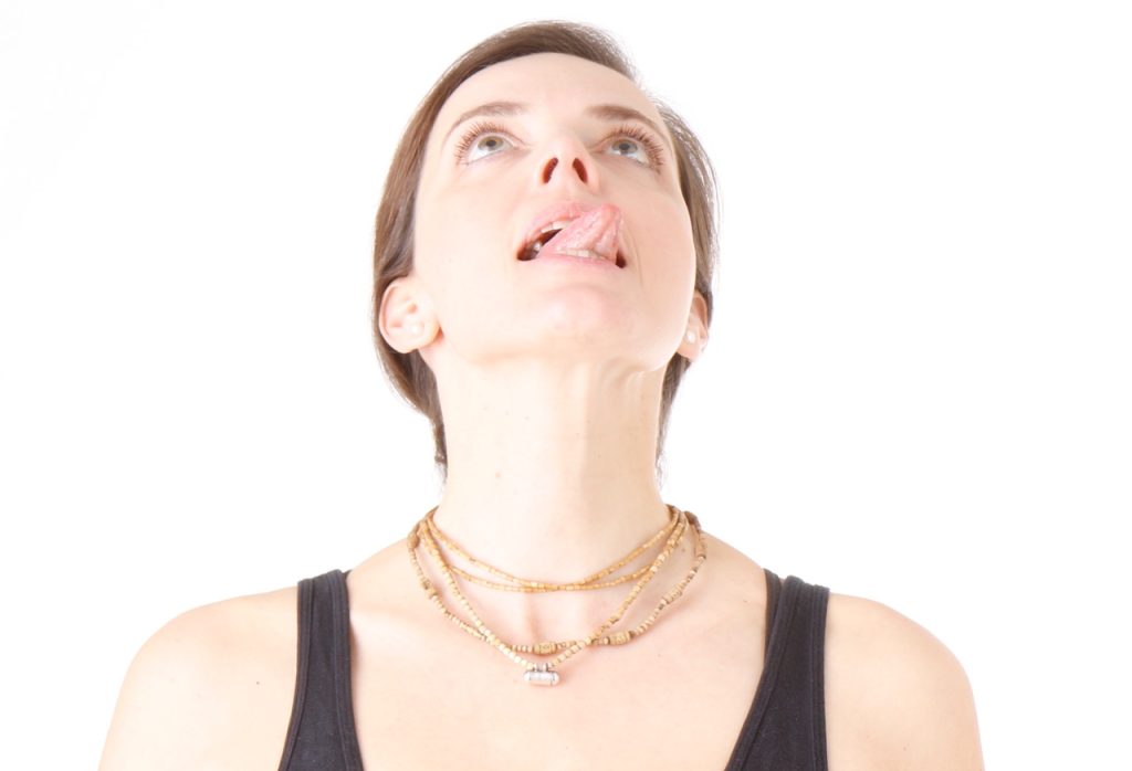 Face-Yoga Uebung Double-Chin-Lift